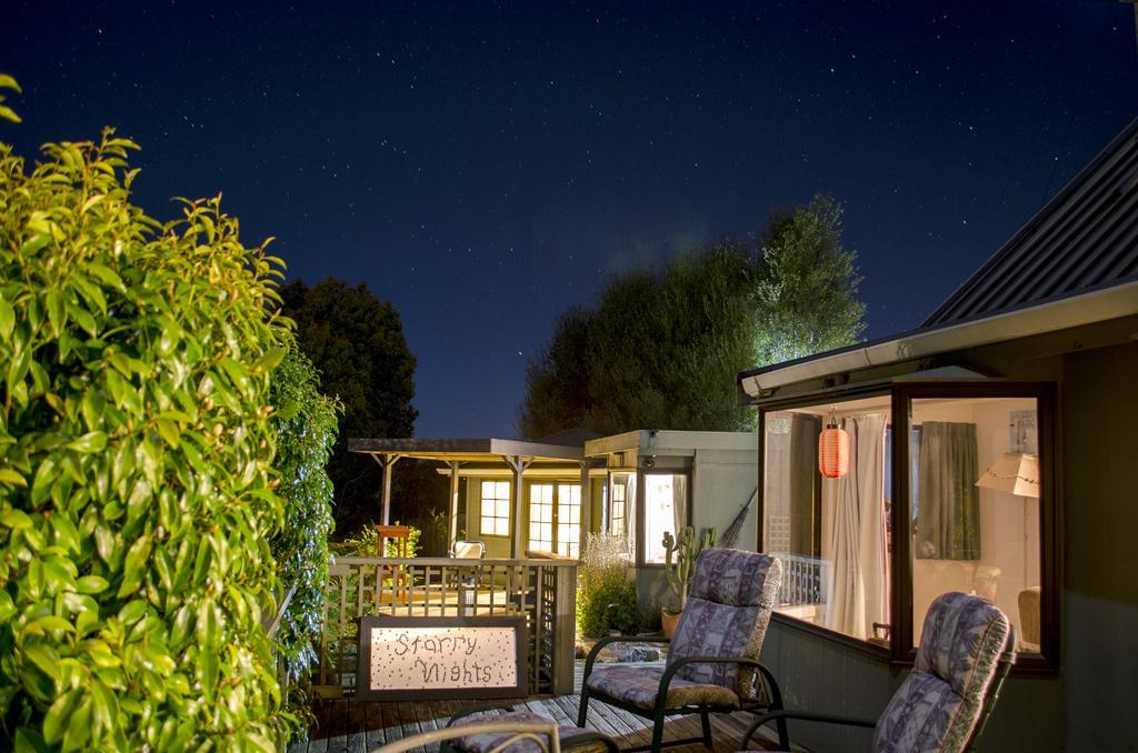 Starry Nights Cabin Fever Waikino ภายนอก รูปภาพ